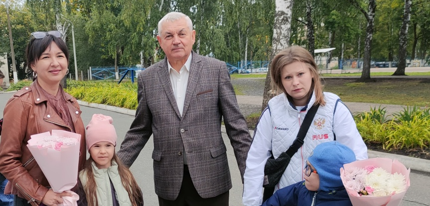 Анатолий Пинямаскин поддержал акцию «Собери ребенка в школу»