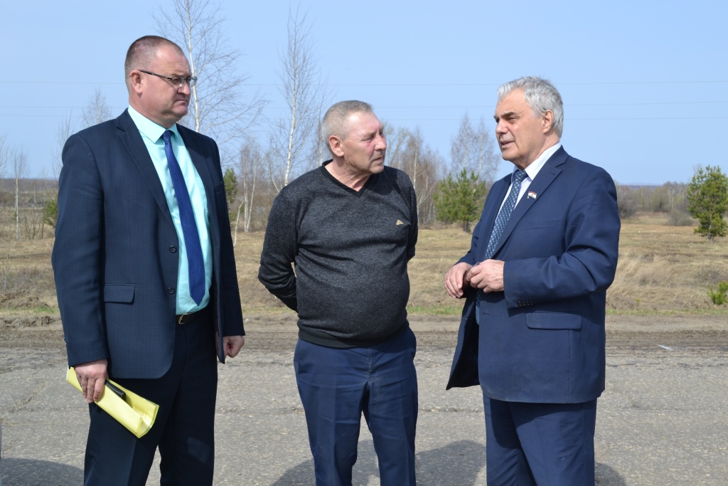 Владимир Чибиркин посетил объект дорожного строительства в Краснослободском районе