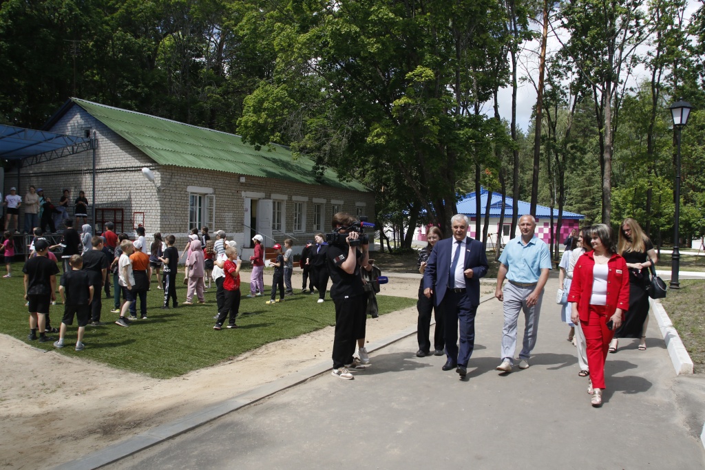 Владимир Чибиркин посетил загородный  лагерь «Золотой колос»