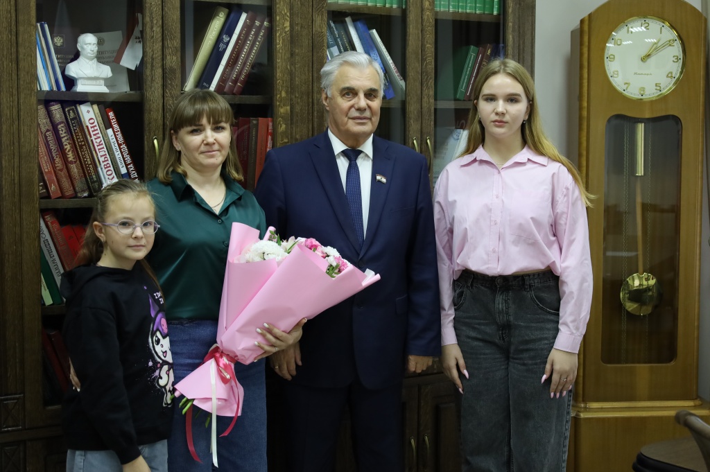 Владимир Чибиркин встретился с семьей участника СВО