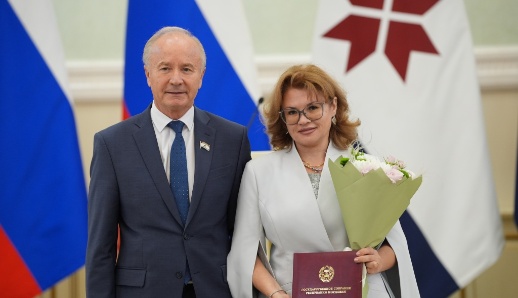  Сергей Вдовин вручил награды Госсобрания машиностроителям Мордовии