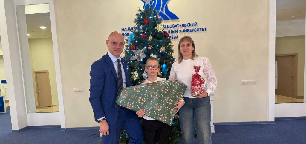 Депутаты Госсобрания Мордовии исполнили новогодние желания детей