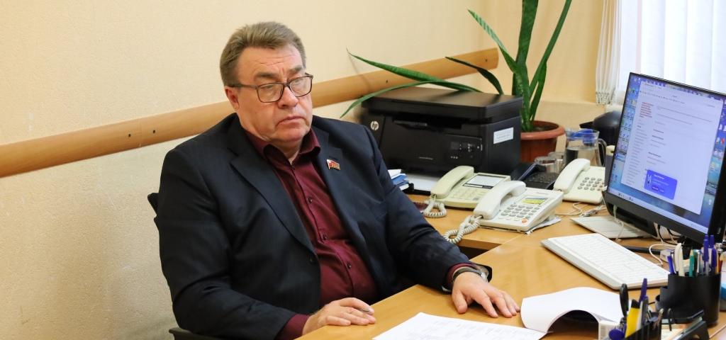 Прием граждан провел руководитель фракции «КПРФ» Дмитрий Кузякин
