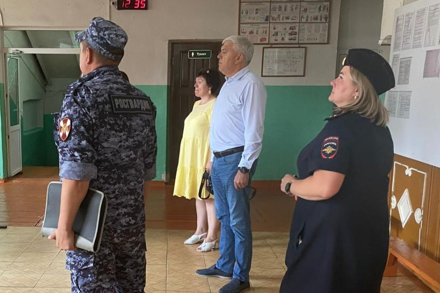 Депутат Госсобрания Мордовии Александр Атласов принял участие в акции «Родительская приемка»