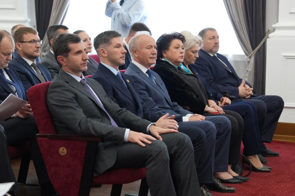  Сергей Вдовин и Наталья Долматова приняли участие в первой сессии горсовета Саранска нового созыва