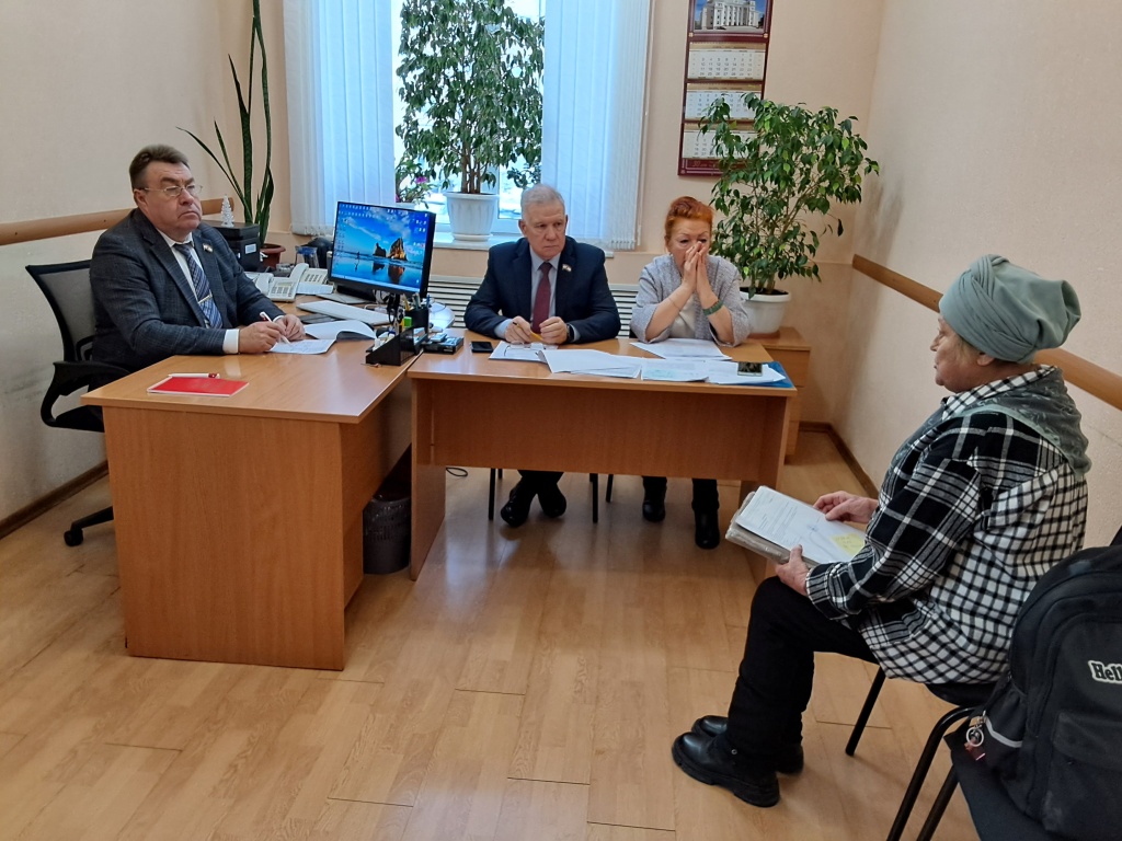 Дмитрий Кузякин провел приём граждан