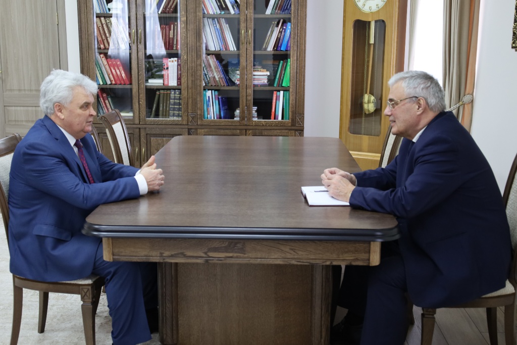  Председатель Госсобрания Мордовии Владимир Чибиркин провел рабочую встречу с сенатором Российской Федерации Петром Тултаевым