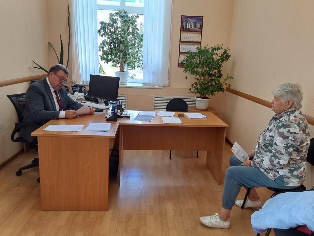 Дмитрий Кузякин провёл приём граждан