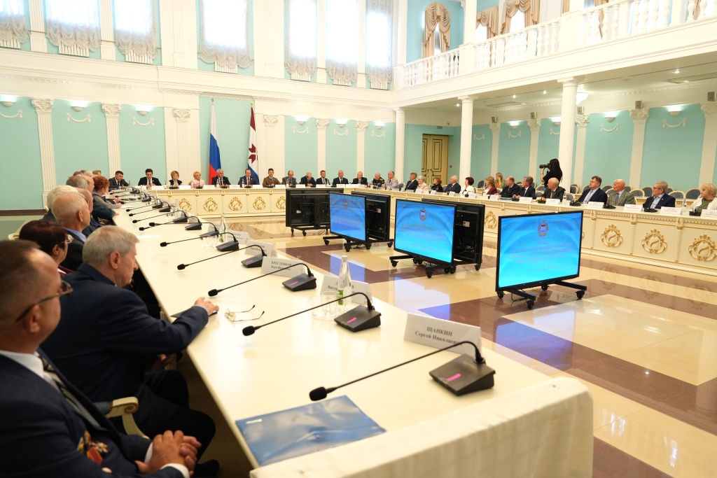 Председатель Госсобрания Мордовии Владимир Чибиркин принял участие во встрече Главы республики с ветеранским активом
