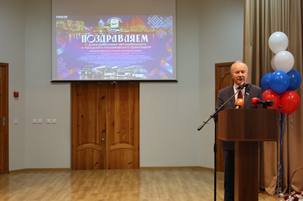 Сергей Вдовин поздравил с профессиональным праздником коллективы транспортных предприятий Саранска
