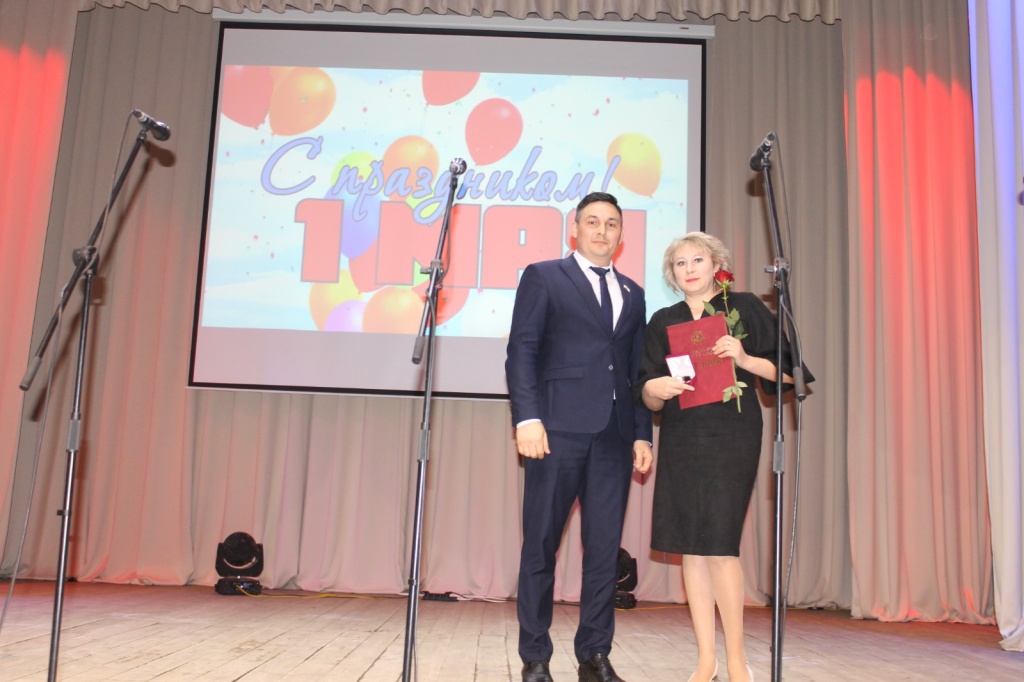 Ринат Раимов вручил награды труженикам Дубенского района